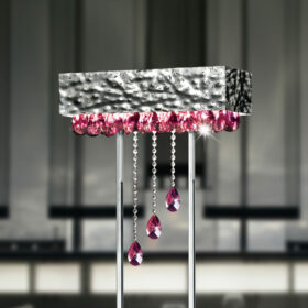 Lampada da terra design 450/LT Patrizia Volpato cristallo di Murano viola e struttura metallo martellato collezione Magma
