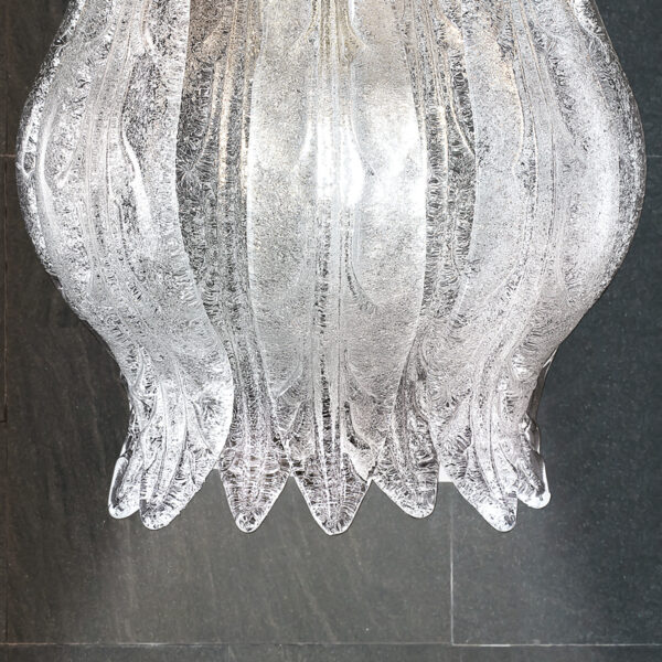 Dettaglio applique 8002/APP foglie in vetro di Murano trasparente e graniglia di cristallo collezione Petali Patrizia Volpato