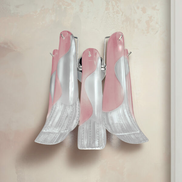 Applique design 8007/APP Patrizia Volpato con petali in vetro di Murano rosa montatura in cromo lucido collezione Petali