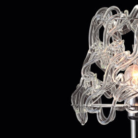Dettaglio lampada da tavolo design moderno 500/LP con lavorazione in metallo e vetro collezione Legami Patrizia Volpato