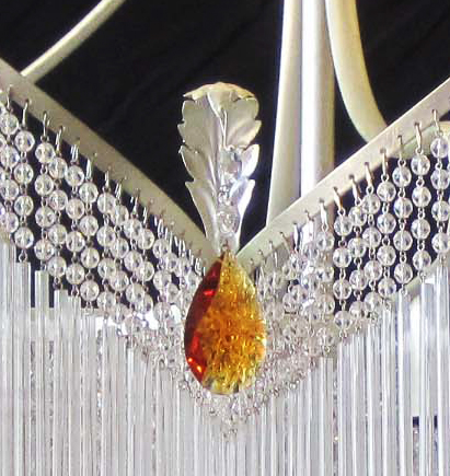 Dettaglio lampadario Murano Patrizia Volpato 540-S struttura foglia argento cannucce di vetro di Murano e opale