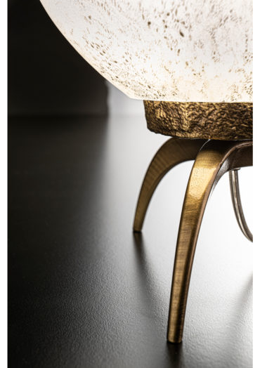 Dettaglio lampada da tavolo collezione Stone