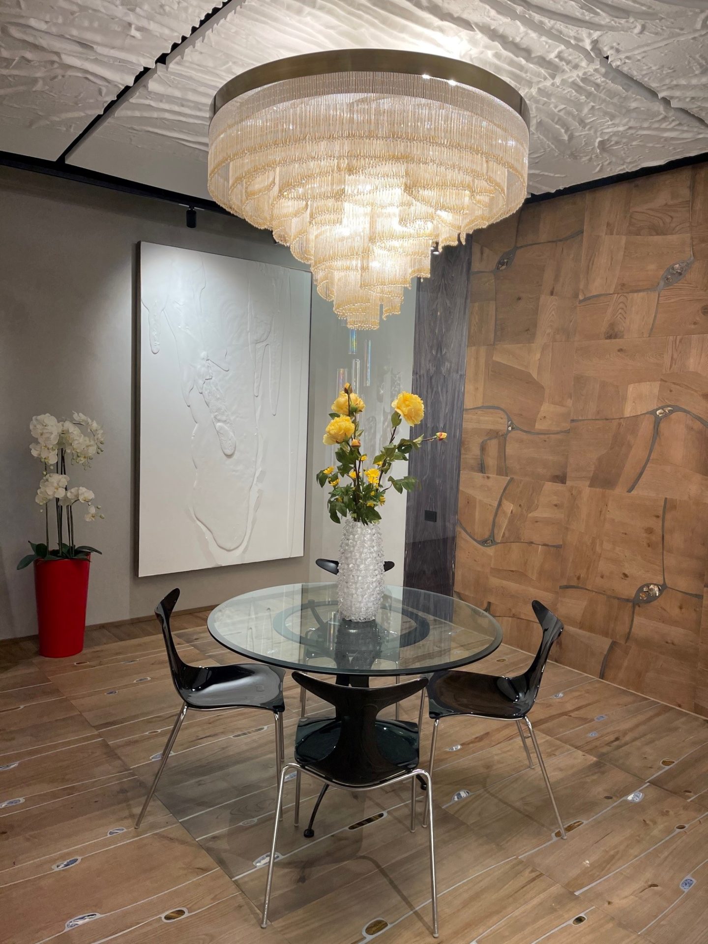 Lampadario collezione Venezia nello showroom di Patrizia Volpato a Marghera